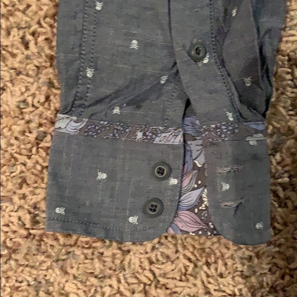 Skull pattern button up - Picture 3 of 5